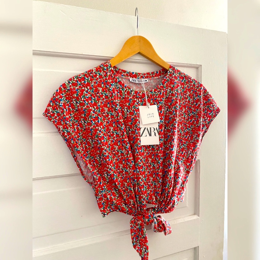 Floral Knotted Top NWT